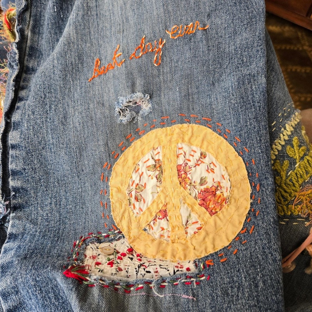 Upcycled One of a kind Distressed Patched Vintage lace Boyfriend Jeans Size 32 - Picture 7 of 10